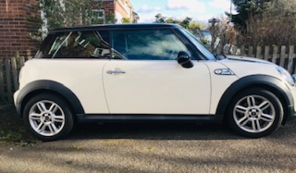 Tracy chose this very pretty 2010 / 60 Mini Cooper Automatic With Chili Pack & High Spec