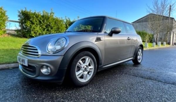 Too late, Bella has chosen this 2011 / 61 MINI One Avenue 3dr 1.6 in Velvet Silver – Such an Elegant MINI with bluetooth, DAB & Cruise control on multi function steering wheel