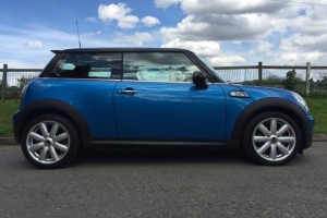 2009 / 59 MINI Cooper S Chili Pack in Stunning Lazer Blue with Full Service History