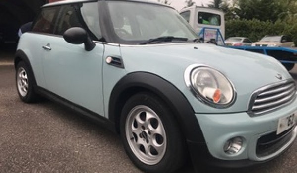 Katherine chose this 2012 / 62 MINI One AUTOMATIC in Ice Blue with Bluetooth + More