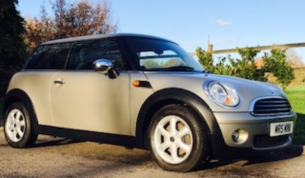 2009 MINI One 1.4 in a chic colour – Sparkling Silver