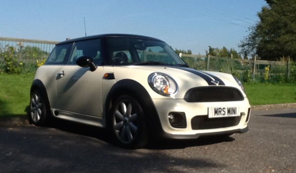 2007 / 57 MINI Cooper 1.6 with JOHN COOPER WORKS AERO BODYKIT & 17″ Alloys